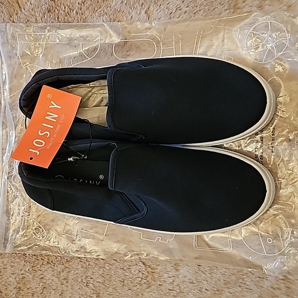 BNWT Blue Canvas Slip-On Shoes - Picture 2 of 6